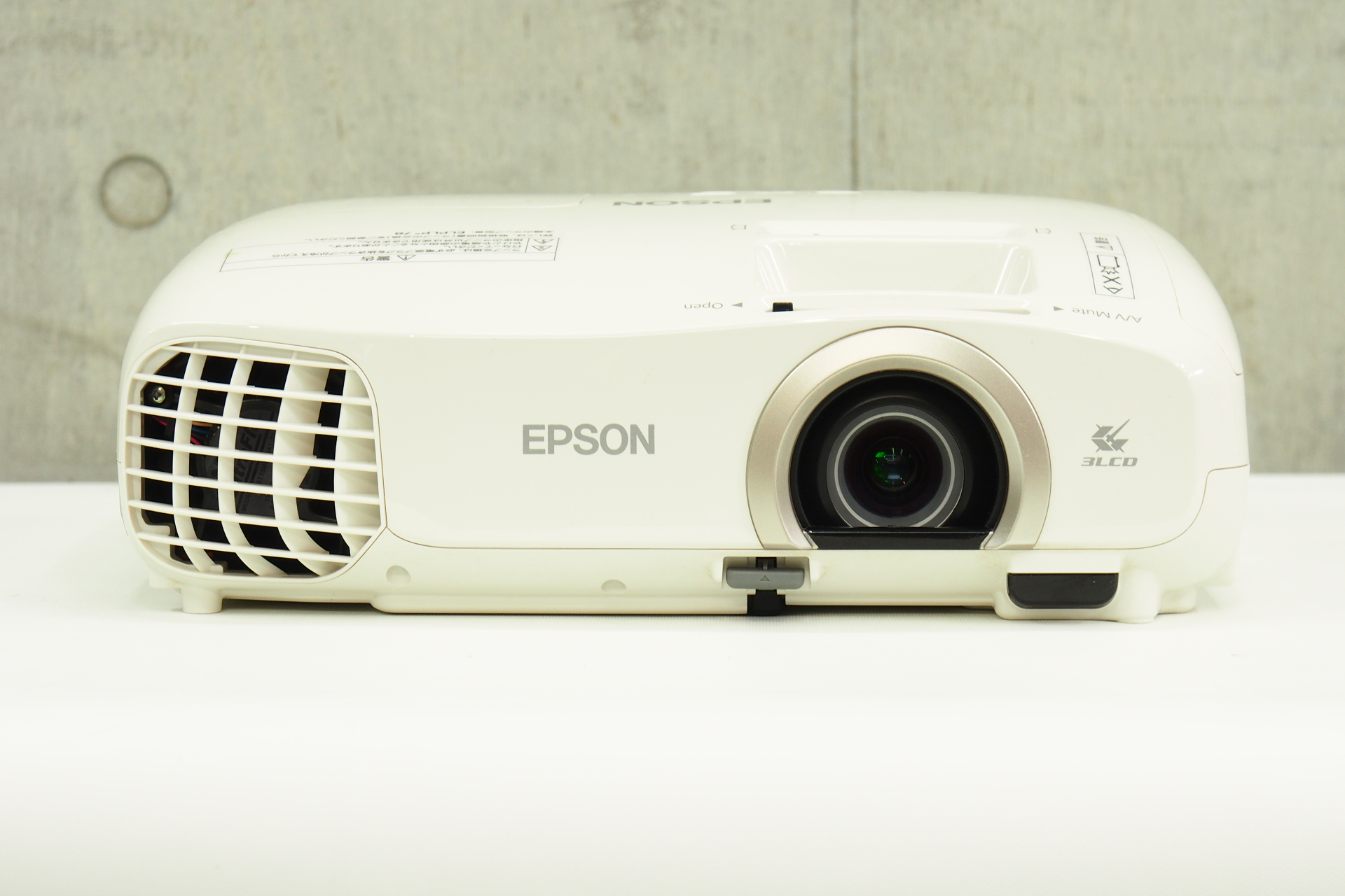 EPSON EH-TW5200 プロジェクター