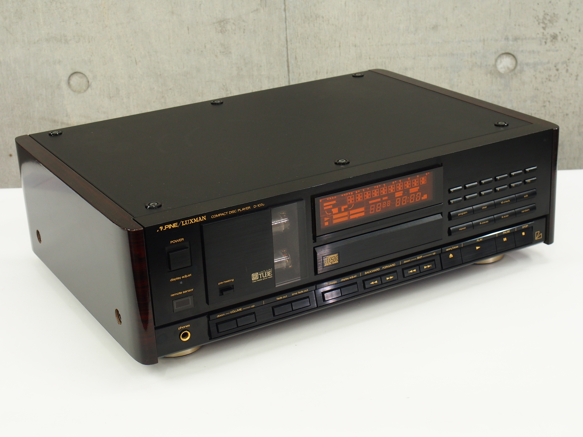 アバックWEB-SHOP / 【中古】LUXMAN D-107u【コード01-10518】CDプレーヤー