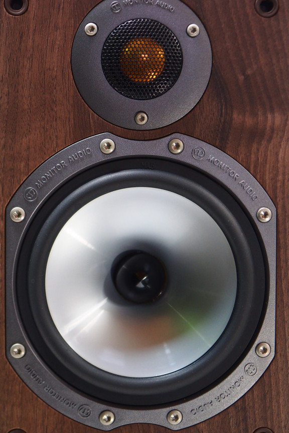 処分価格！MONITOR AUDIO (Bronze Bx5) トールボーイスピーカー